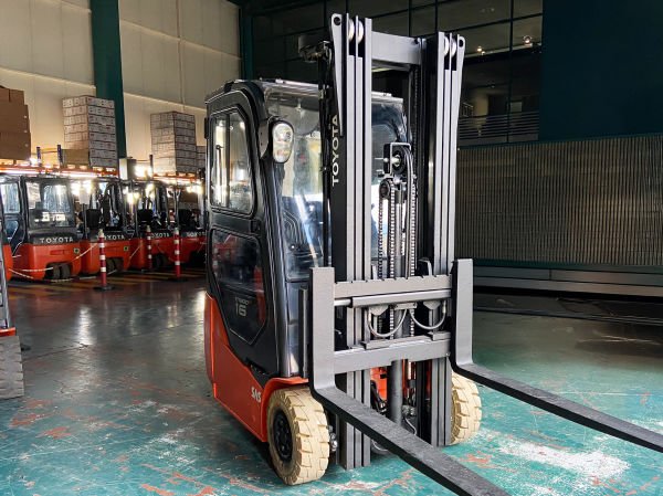Toyota 3 Tekerlekli 48V 1.6t Elektrikli Forklift 8FBEK16T