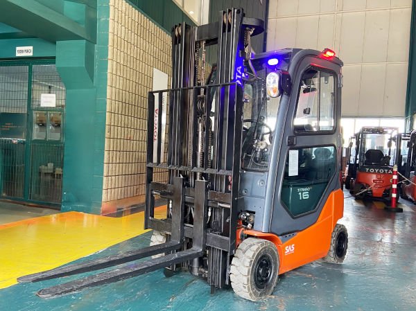 Toyota 4 Tekerlekli 48V 1.6t Elektrikli Forklift 8FBMK16T
