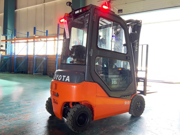 Toyota 4 Tekerlekli 48V 1.6t Elektrikli Forklift 8FBMK16T