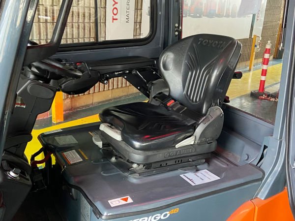 Toyota 4 Tekerlekli 48V 1.6t Elektrikli Forklift 8FBMK16T