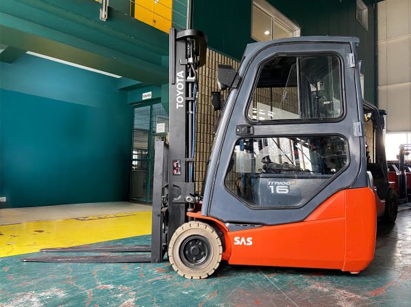 Toyota 3 Tekerlekli 48V 1.6t Elektrikli Forklift 8FBEK16T