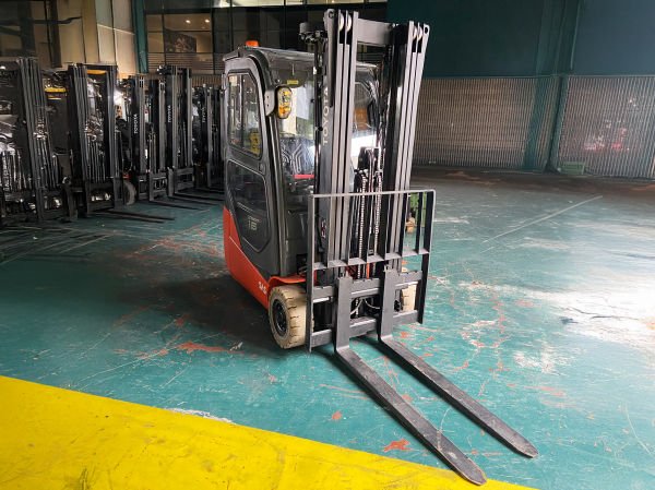 Toyota 3 Tekerlekli 48V 1.6t Elektrikli Forklift 8FBEK16T