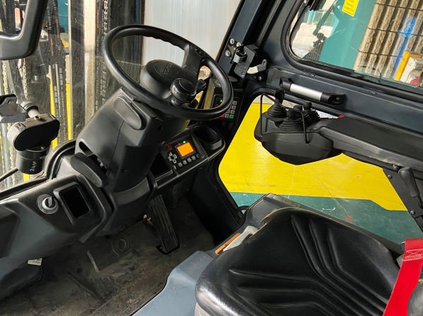Toyota 3 Tekerlekli 48V 1.6t Elektrikli Forklift 8FBEK16T