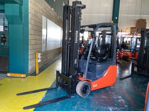 Toyota 3 Tekerlekli 48V 1.5t Elektrikli Forklift 8FBET15