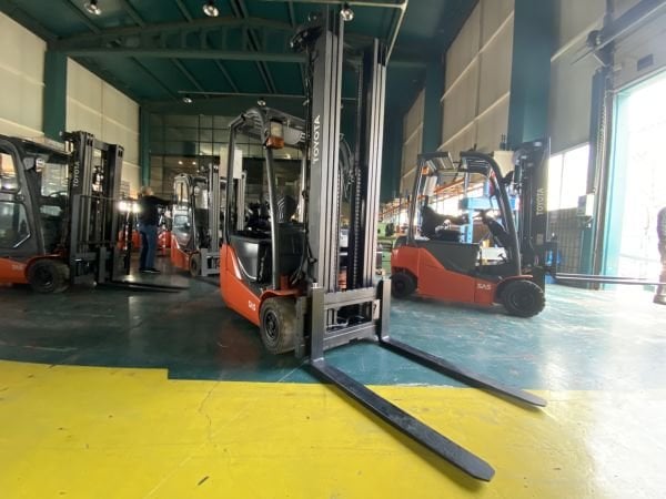 Toyota 3 Tekerlekli 48V 1.5t Elektrikli Forklift 8FBET15